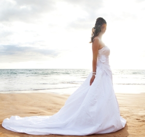 top-5-beach-wedding-dresses-and-why-wedding-com-blog