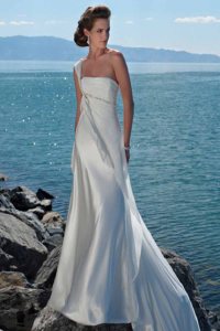 white_flowy_beach_wedding_dresses